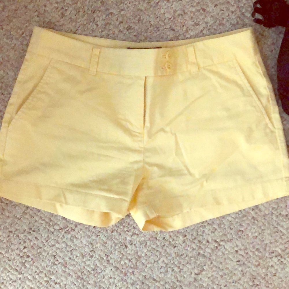 Size 8 yellow vineyard vines shorts